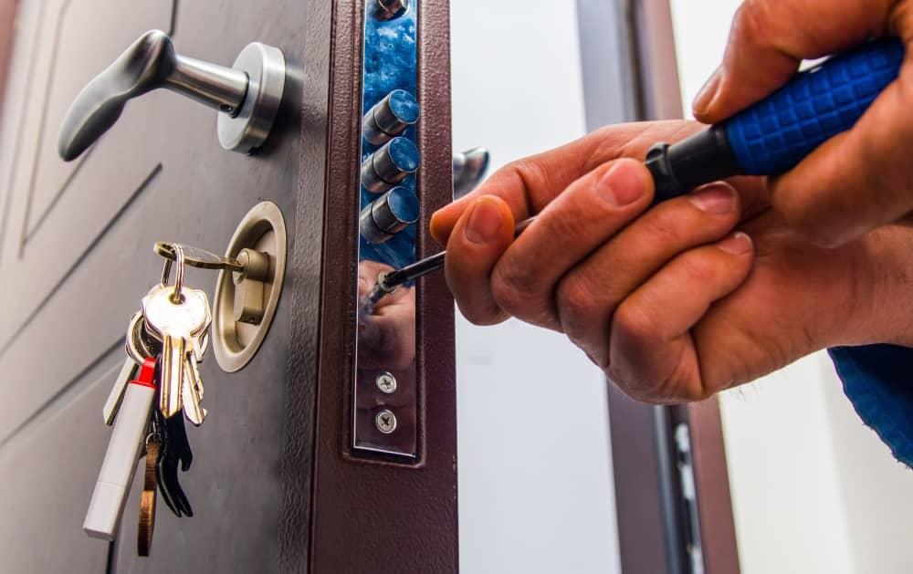 - ‍Hvorfor ​er det ⁢viktig‌ å⁣ ha sikre låser under store arrangementer?